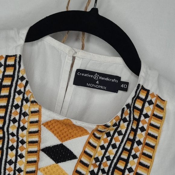 White Embroidered Sleeveless Top - Picture 4 of 6